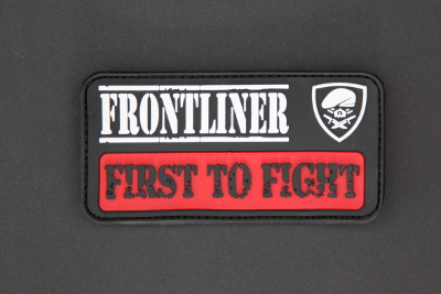 "FIRST TO FIGHT", (schwarz, rot weiß) aus der berühmten "FRONTLINER – Collection"