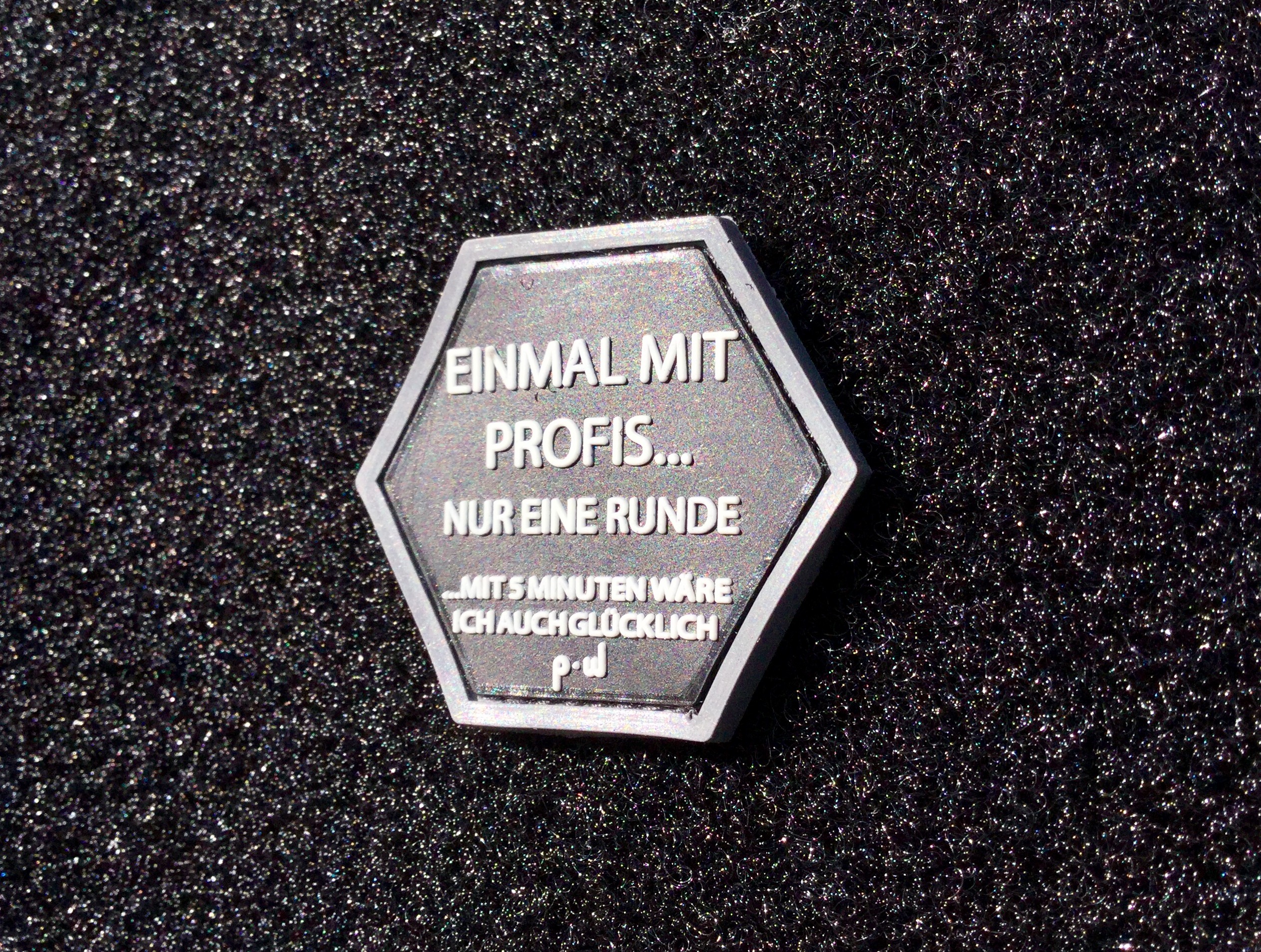 Hex-Patch: "Einmal mit Profis..." – Bild 3