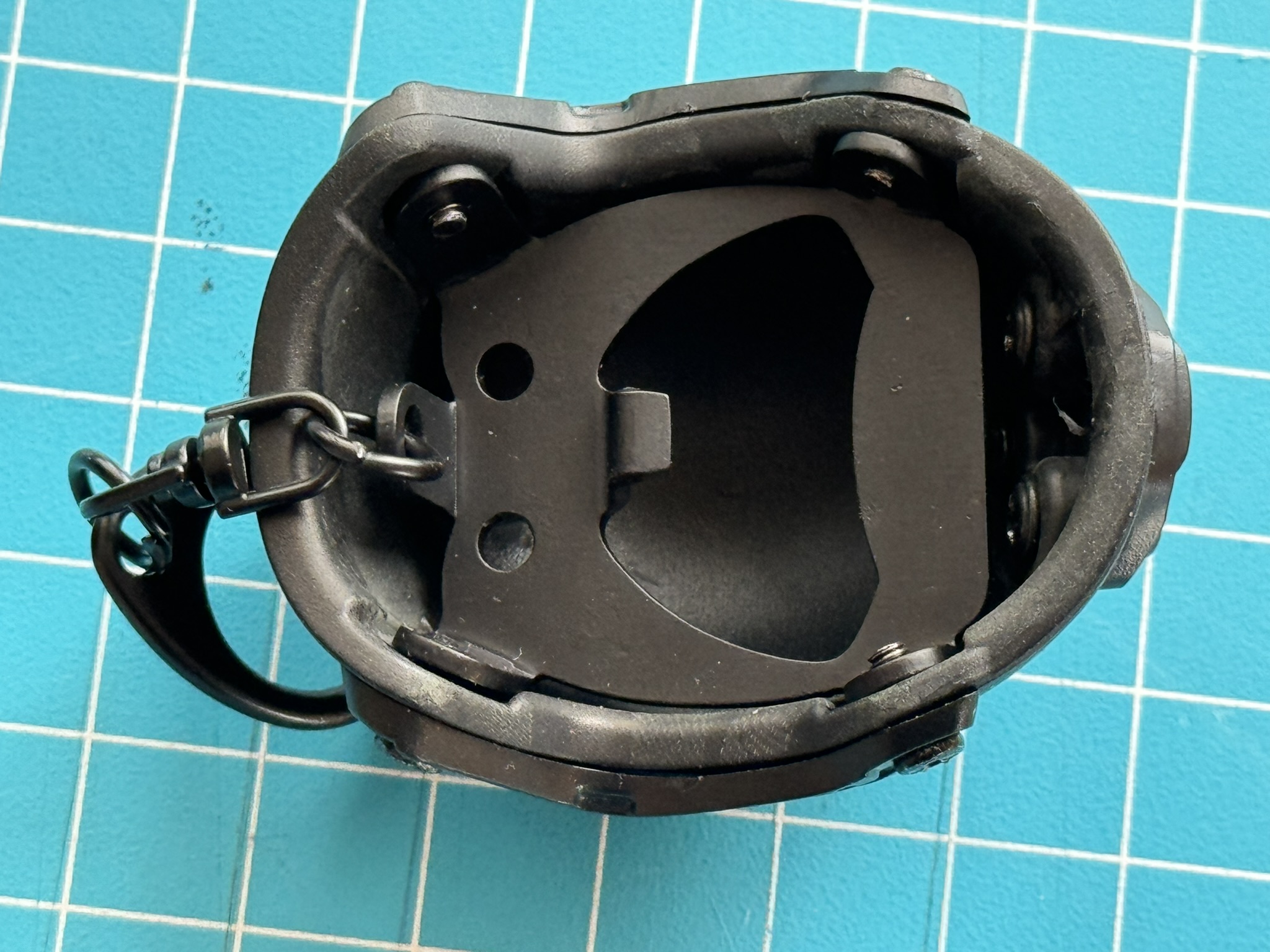 CHARM: "HELM" Flaschenöffner Nachtcamo