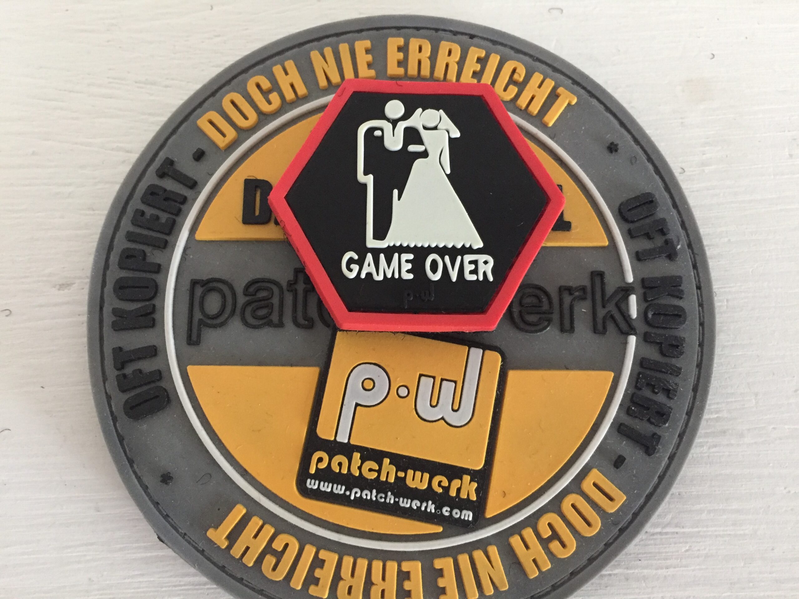 HEXPATCH: "Game over" schwarz, weiß, rot – Bild 2